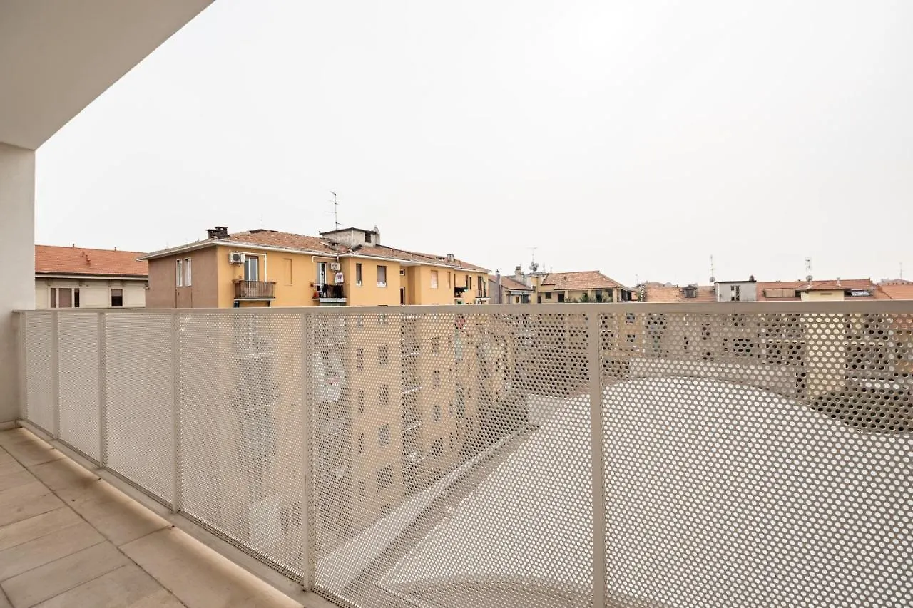 Bright Open Space Nearby Naviglio Pavese Milan Apartment